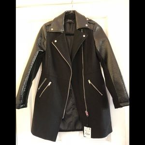 Zara Black Coat w/zipper and shiny leather sleeves